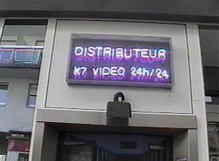 Automatic video rental machine