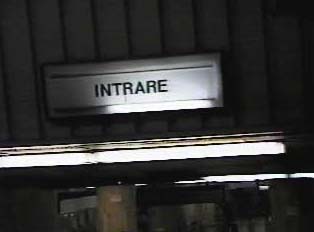 Sign indicating turnstyles for entry into the boarding area